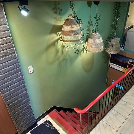 Taipei Triple Tiger Inn Екстериор снимка