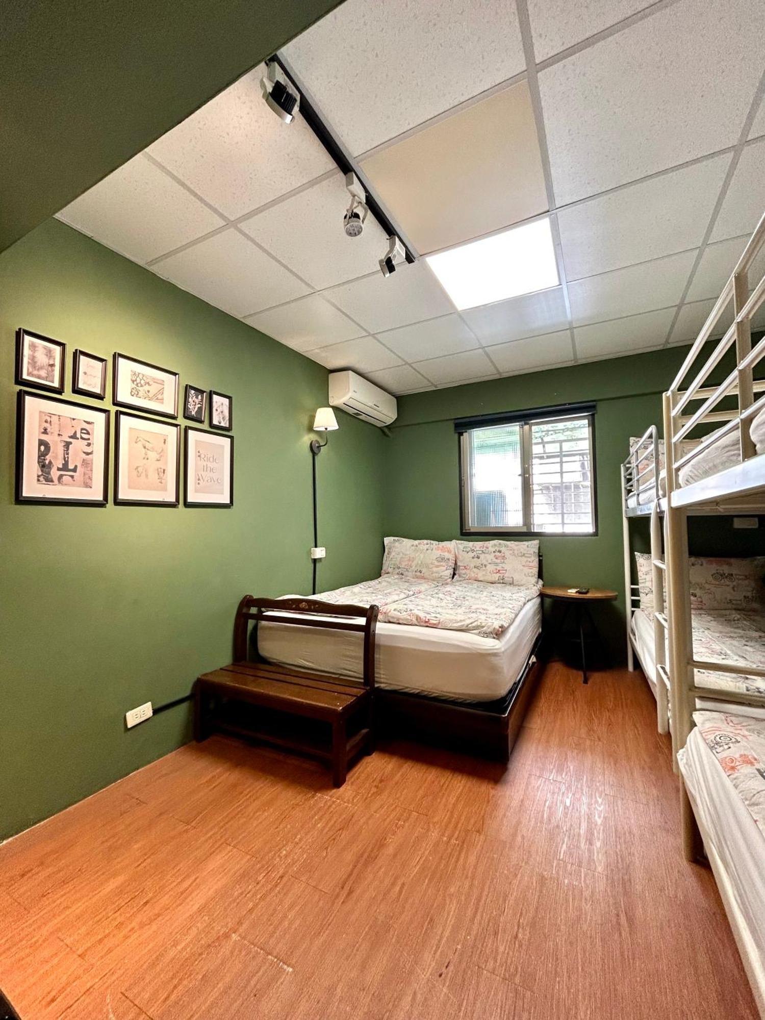 Taipei Triple Tiger Inn Екстериор снимка