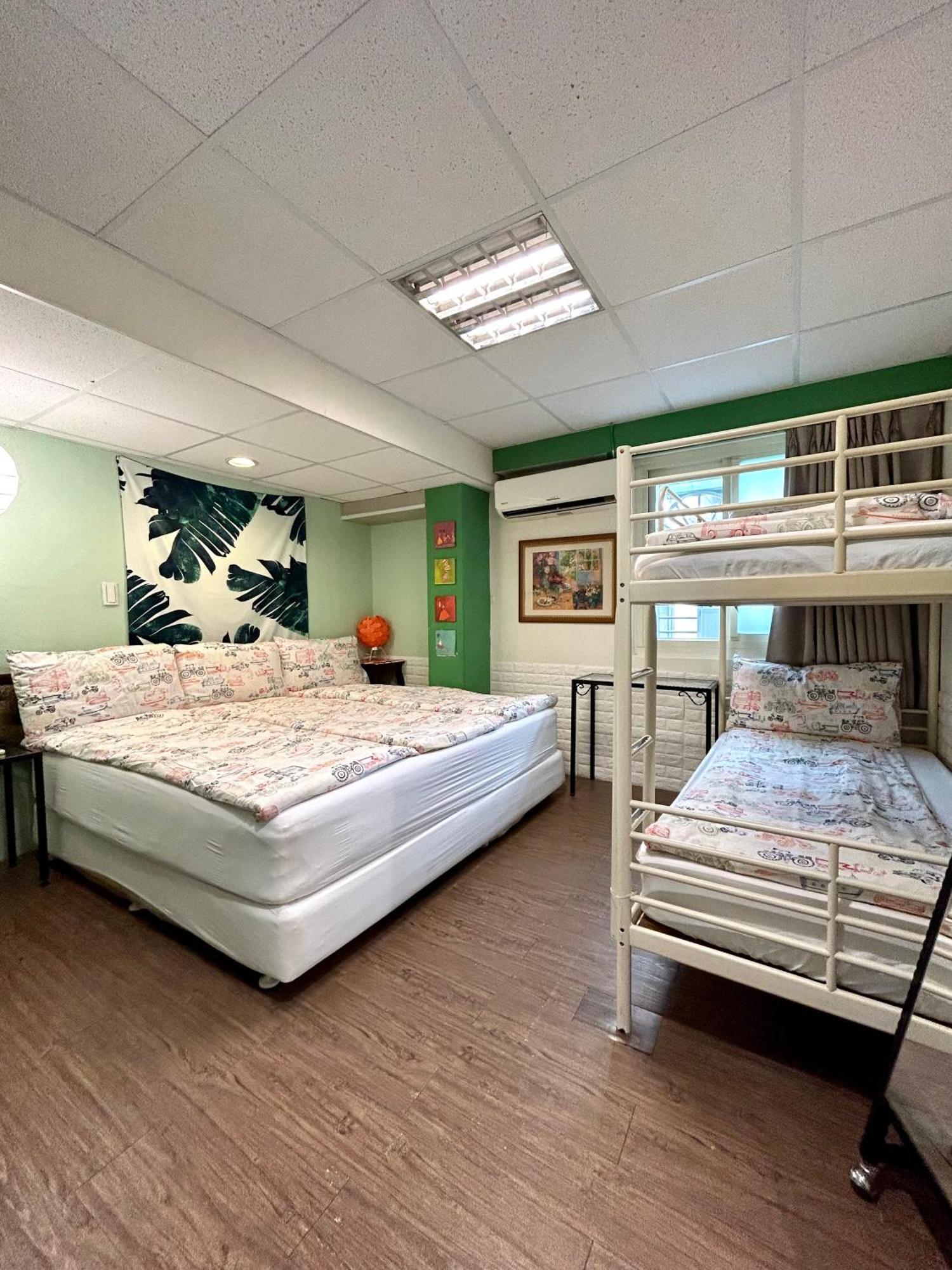 Taipei Triple Tiger Inn Екстериор снимка