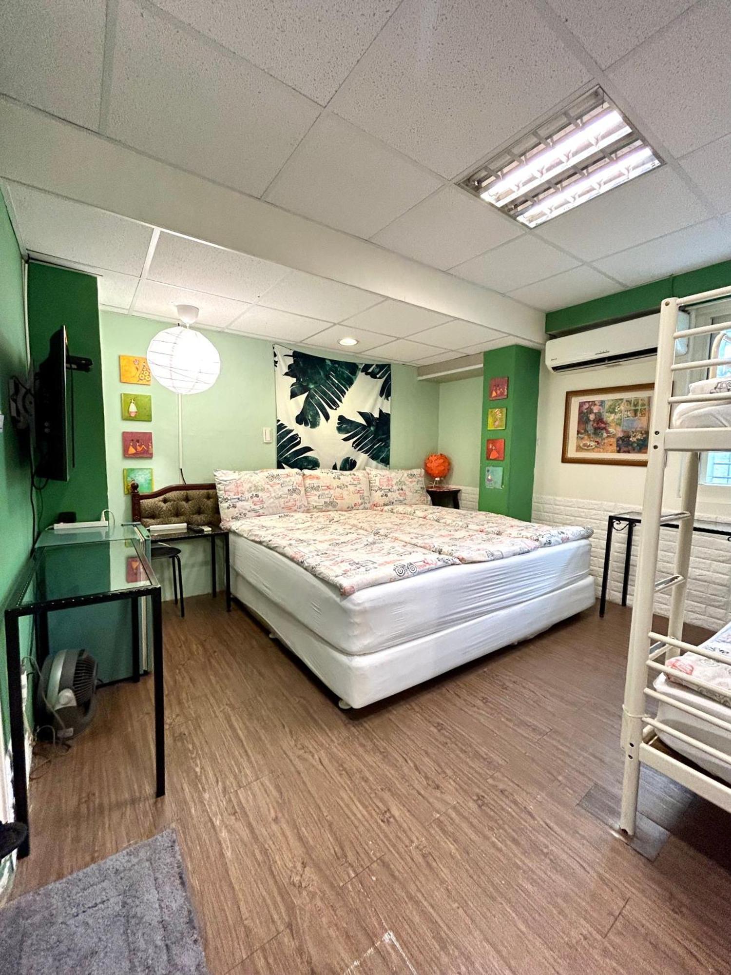 Taipei Triple Tiger Inn Екстериор снимка