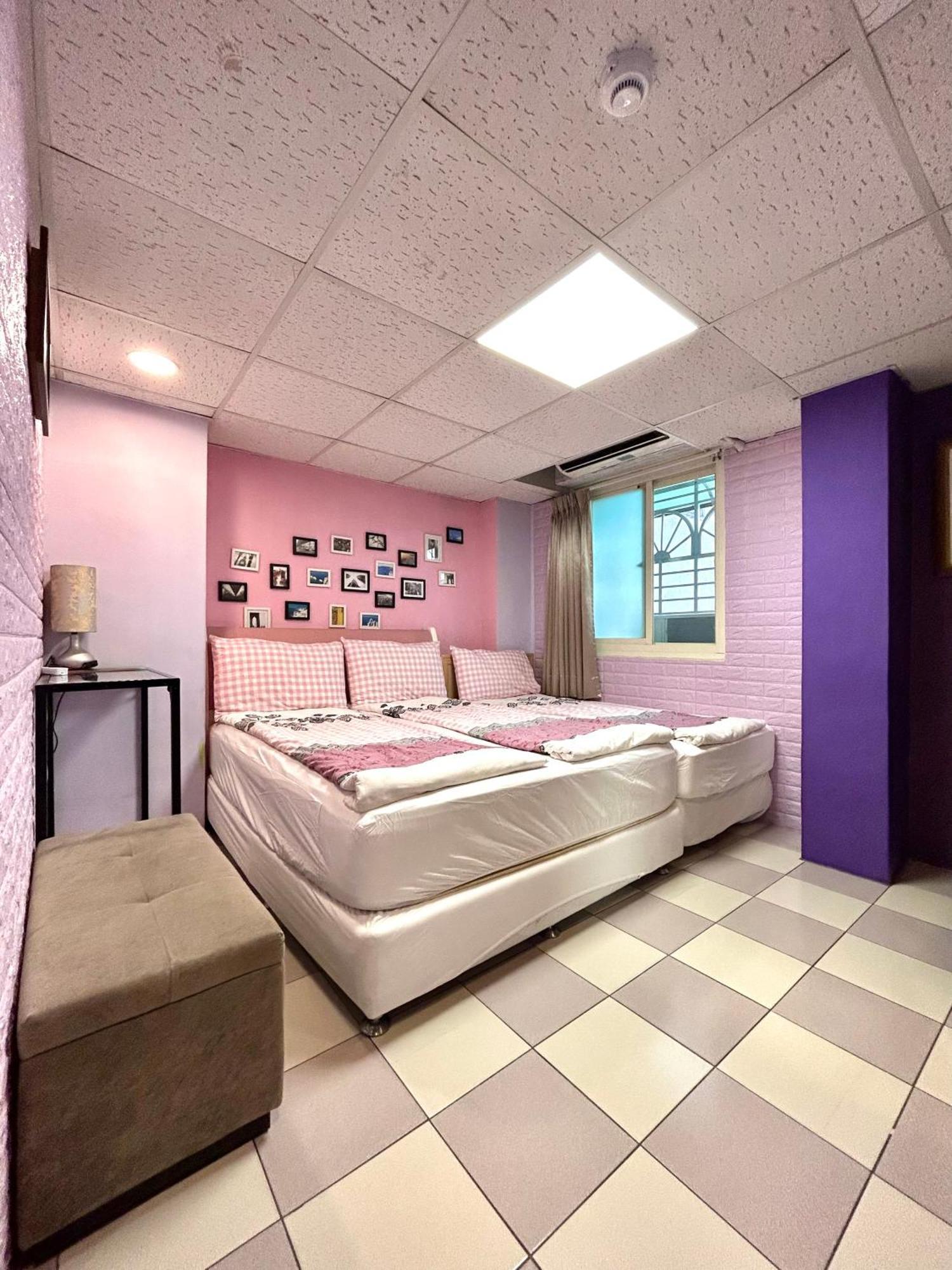 Taipei Triple Tiger Inn Екстериор снимка