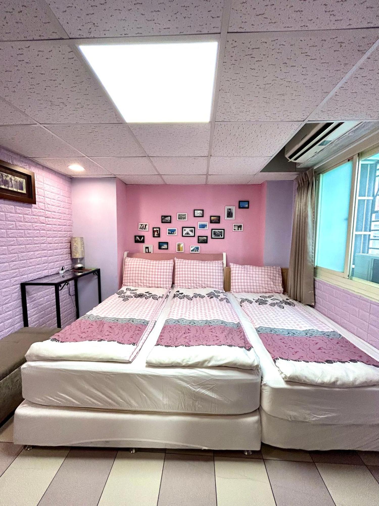 Taipei Triple Tiger Inn Екстериор снимка