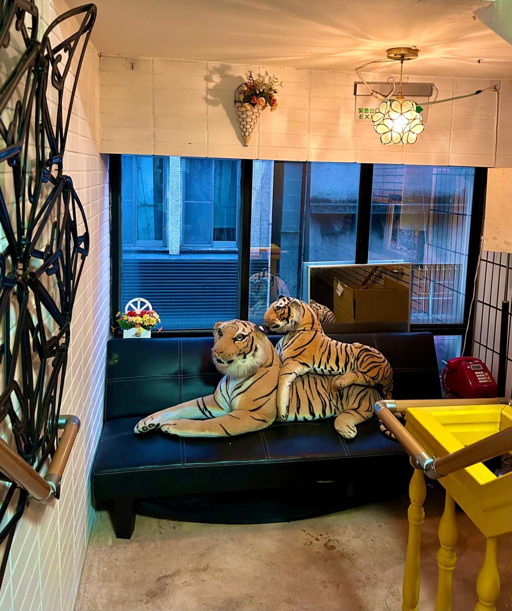 Taipei Triple Tiger Inn Екстериор снимка