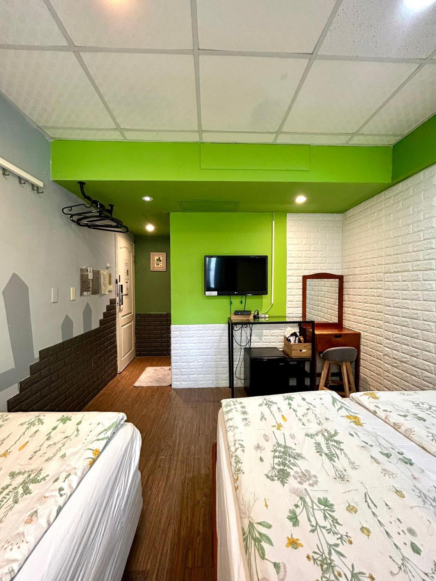 Taipei Triple Tiger Inn Екстериор снимка