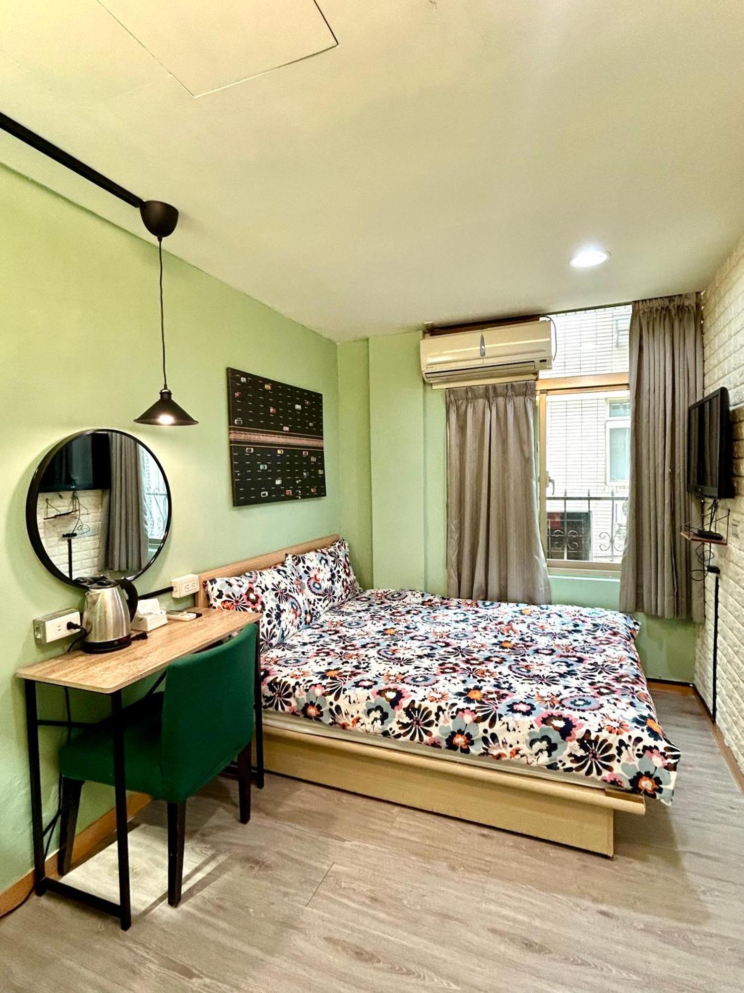 Taipei Triple Tiger Inn Екстериор снимка