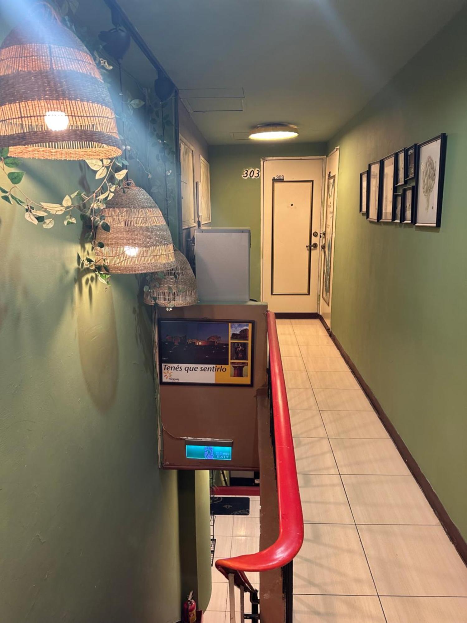 Taipei Triple Tiger Inn Екстериор снимка
